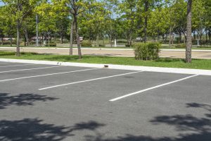 parking lot maintenance services