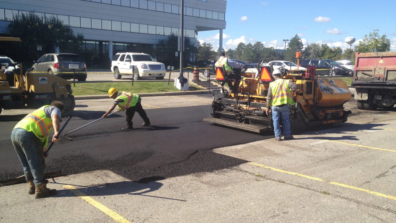 How to Choose Asphalt Paving Contractors for Commercial Applications