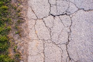 Asphalt Pavement Cracks Repairing